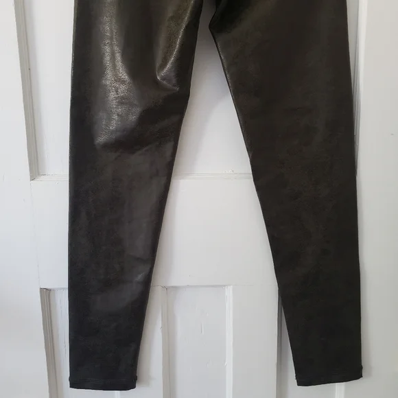 Aerie Offline The Hugger High Waisted Crackle Legging Olive/Army Green Sz M NWT - Picture 7 of 13